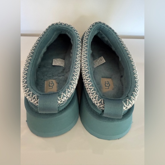 NWOB UGG ® Women's Taz II Platform Suede Slipper Mules Shoes, 9, Blue - Picture 3 of 7